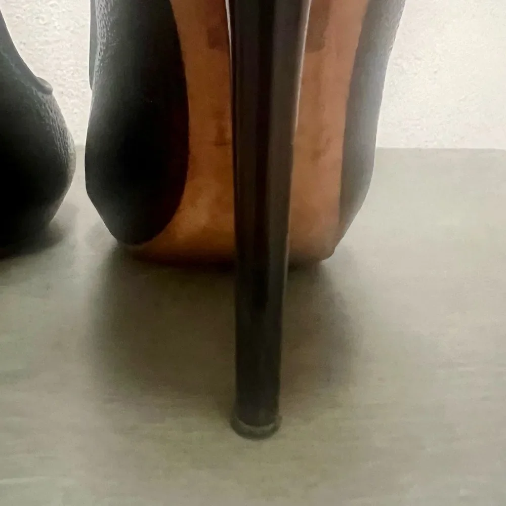 Alexander McQueen Leather Designer Stiletto Heels Womens 8 Black Paisley Luxury